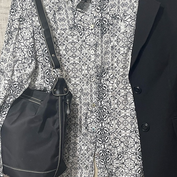 Foxcroft neutral print blouse, no iron shirt - Picture 7 of 7